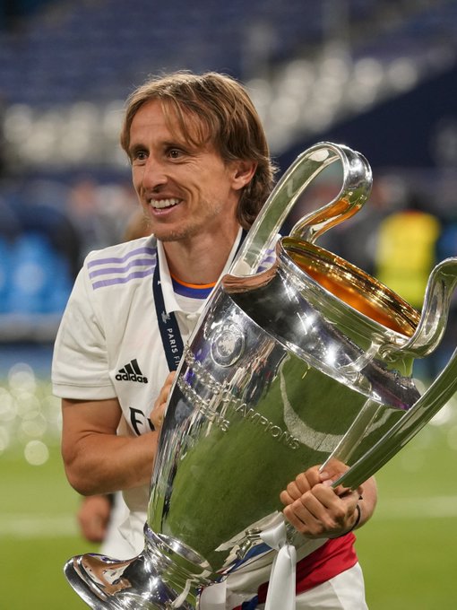 埃姆雷-詹：我还没有恢复到100%；我在中后卫位置上感觉很舒适