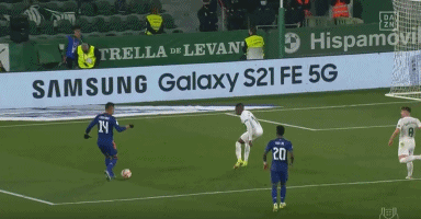 官方：因球迷对阿奇姆彭的歧视言行，成都蓉城被罚款50万元