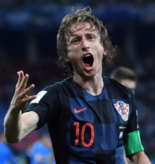 本赛季至今欧洲五大联赛抢断榜：帕利尼亚49次居首